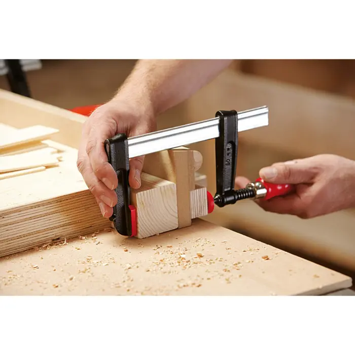 bessey-malleable-cast-iron-screw-clamp-tpn20b6be-redblack-20-30462-tpn20b6be-w.webp