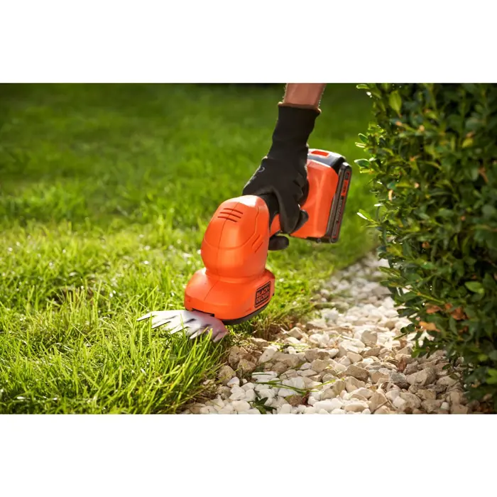 black-decker-bcss18d1-qw-power-hedge-trimmer-56871-wlononwcredur.webp
