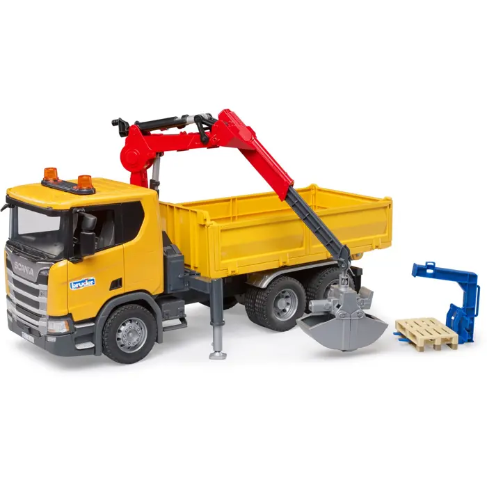 bruder-scania-super-560r-baustellen-lkw-mit-kran-und-2-palet-8072-03551-w.webp