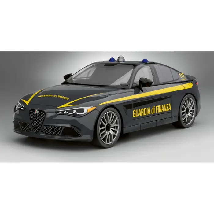 cobi-giulia-quadrifoglio-guardia-di-finanza-scale-135-2495-cobi-24657-w.webp