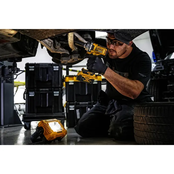 dewalt-cordless-construction-site-light-dcl077-xj-constructi-82665-dcl077-xj-w.webp
