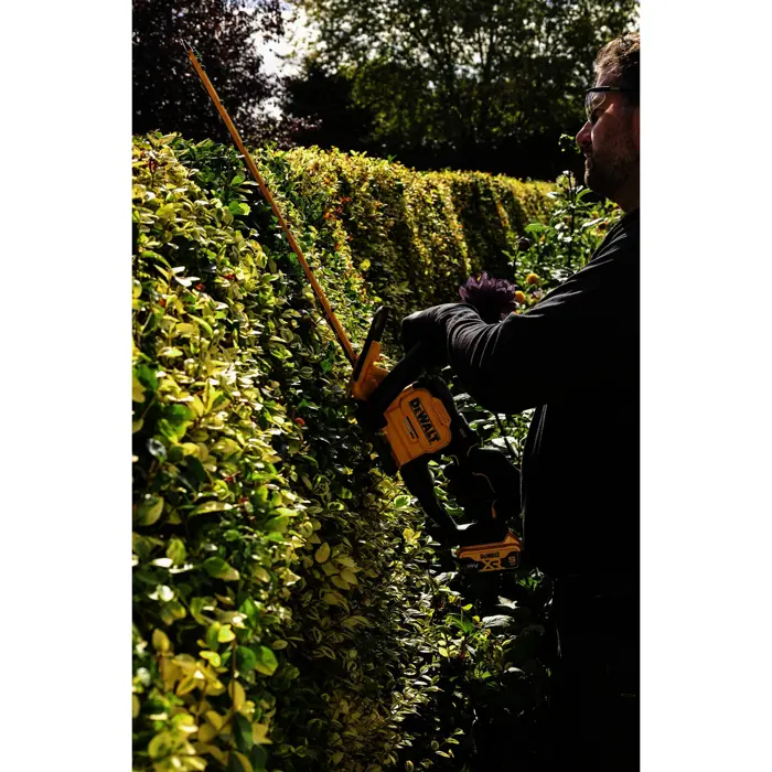 dewalt-cordless-hedge-trimmer-dcmht567n-xj-18-volts-yellowbl-39936-dcmht567n-xj-w.webp
