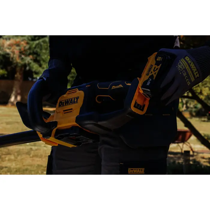 dewalt-cordless-hedge-trimmer-dcmht567n-xj-18-volts-yellowbl-40957-dcmht567n-xj-w.webp