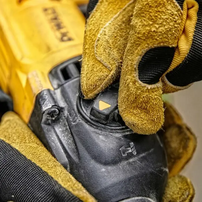 dewalt-d25134k-qs-rotary-hammer-800-w-keyless-10798-neldewmud0004.webp