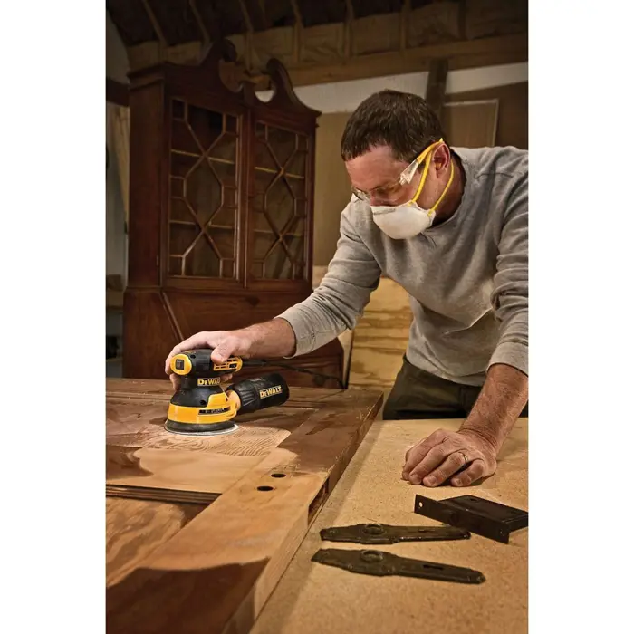 dewalt-dwe6423-qs-portable-sander-orbital-sander-12000-opm-b-36117-neldewsmi0002.webp