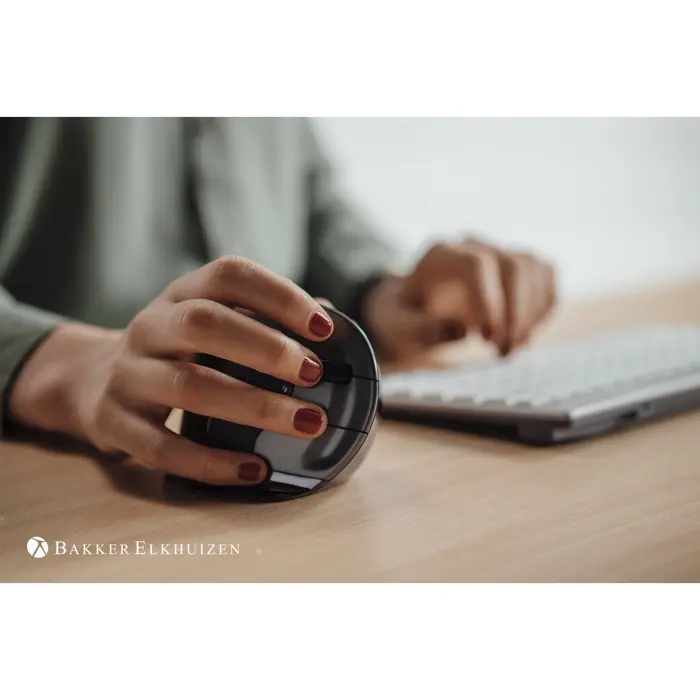 evoluent-verticalmouse-d-mouse-black-silver-small-rh-75207-bneevrds-w.webp