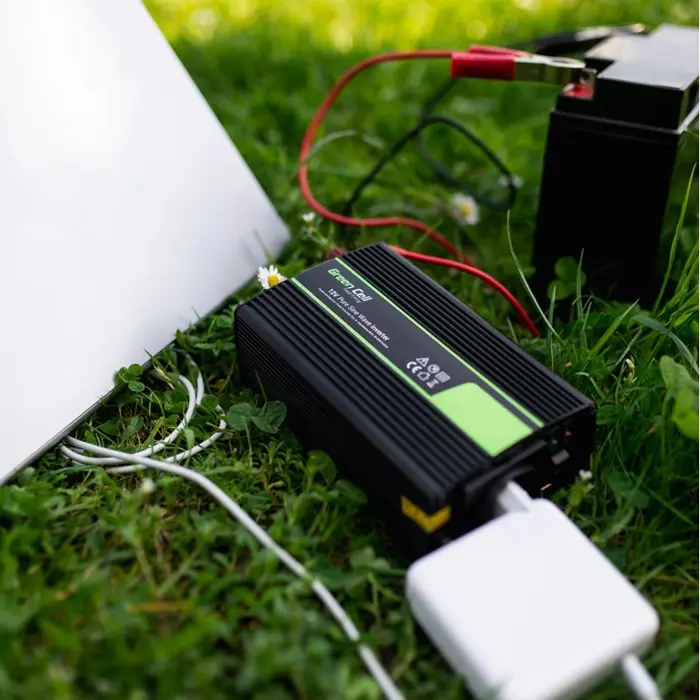 green-cell-inv15-power-adapterinverter-auto-3000-w-black-18110-zsagceprz0012.webp
