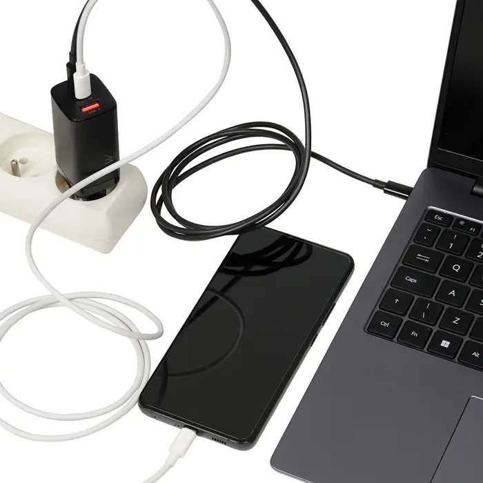 ibox-c-65-black-gan-65w-universal-charger-98415-ladibosic0010.webp