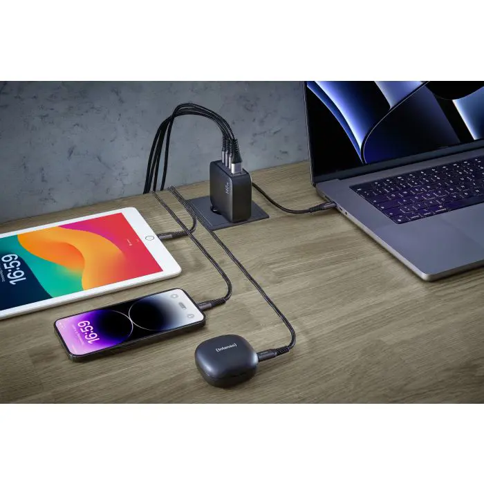 intenso-140w-gan-power-supply-with-3xusb-c-and-1xusb-a-conne-74952-e0006698.webp