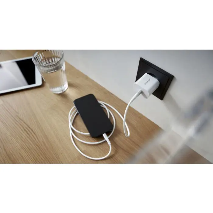 intenso-20w-power-supply-with-usb-c-connector-w20c-66323-e0006692.webp