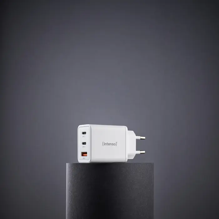 intenso-power-adapter-w65acc-gan-white-65watt-7435-7806512-w.webp