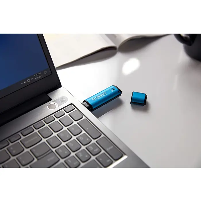 kingston-ironkey-vault-privacy-5032gb-usb-stick-light-bluebl-88381-ikvp5032gb-w.webp