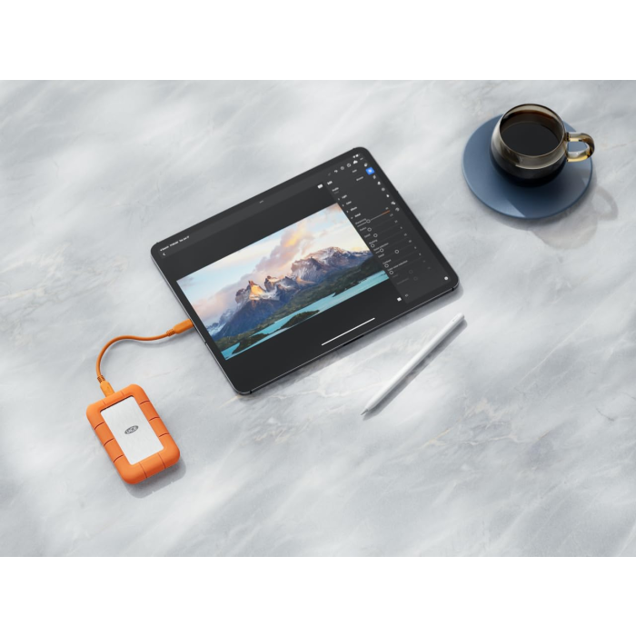 lacie-4tb-rugged-ssd4-usb-c-robusten-zunanji-ssd-disk-70840-e0019120.webp