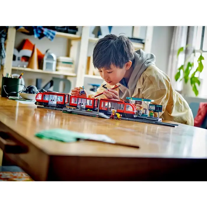 lego-city-60423-tramwaj-miejski-ze-stacja-90657-klolegleg1355.webp