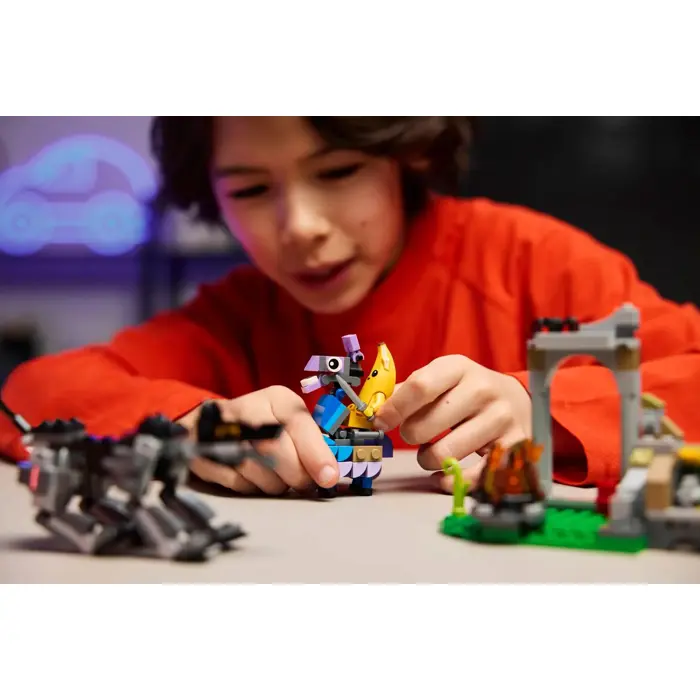 lego-fortnite-77075-peely-sparkplugs-camp-16775-klolegleg1860.webp