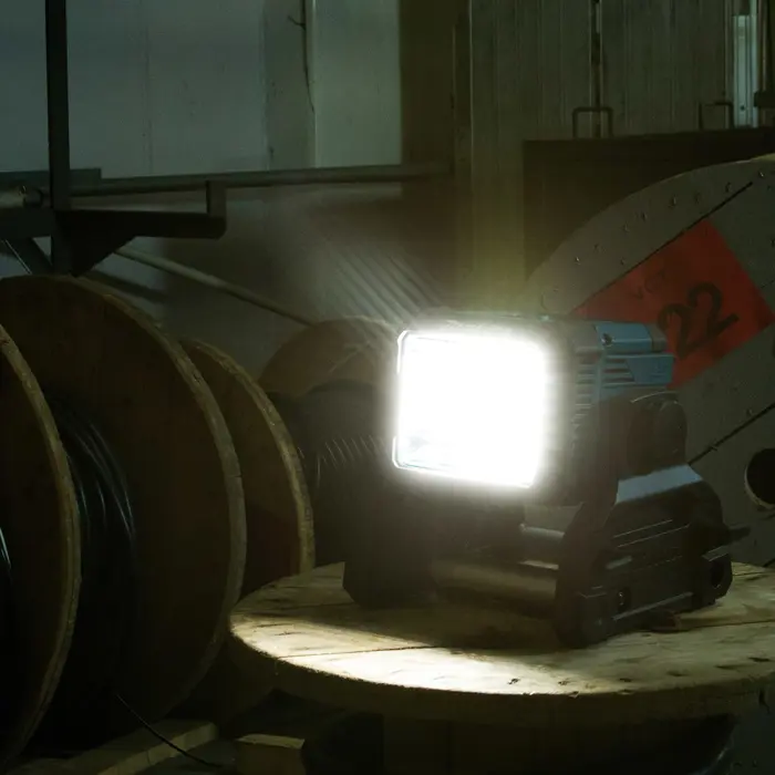 makita-lamp-18v144v-dml811-led-1800lx3000lm-ac-power-81960-wlononwcrbpgg.webp