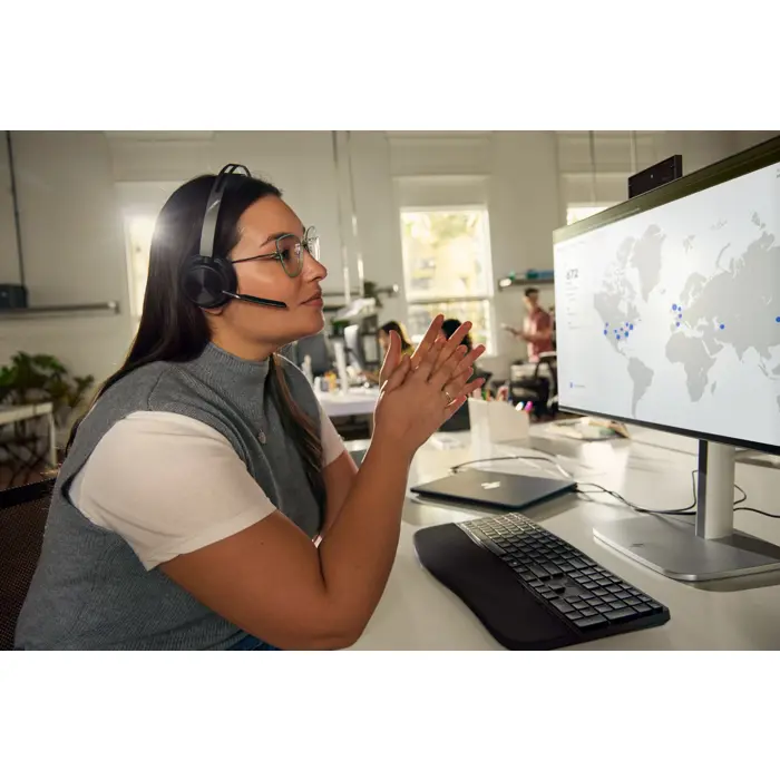 poly-voyager-focus-2-usb-c-c-headset-usb-ca-adapter-charging-99084-wlononwcrdek8.webp