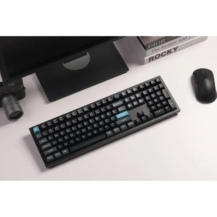 q6-ultra-8k-black-de-layout-keychron-silk-pom-red-hot-swap-a-81362-q6u-m1-de-w.webp