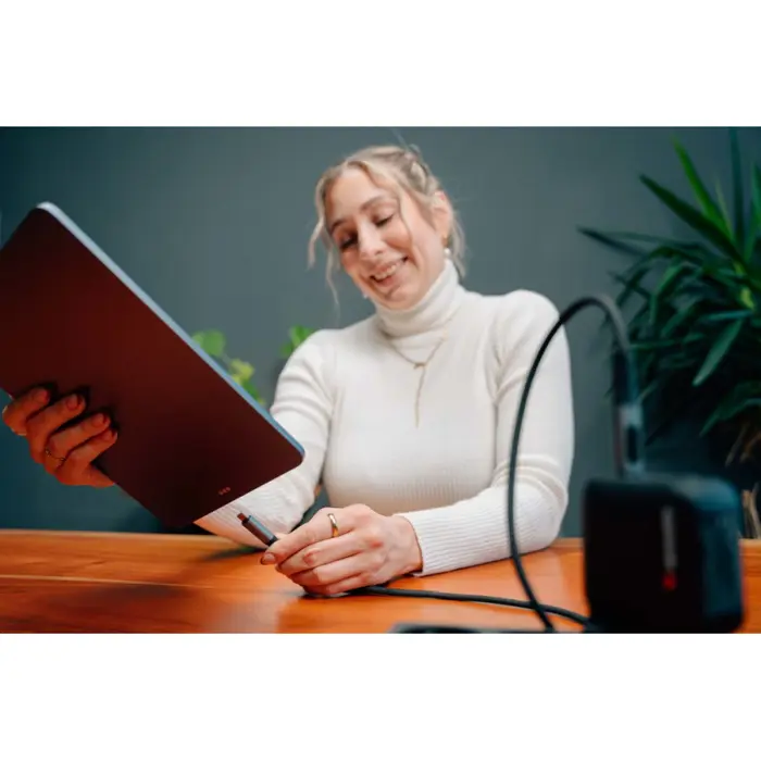 verbatim-sync-charge-kabel-usb-c-na-usb-c-240w-40-gbps-zaslo-41078-v031849.webp