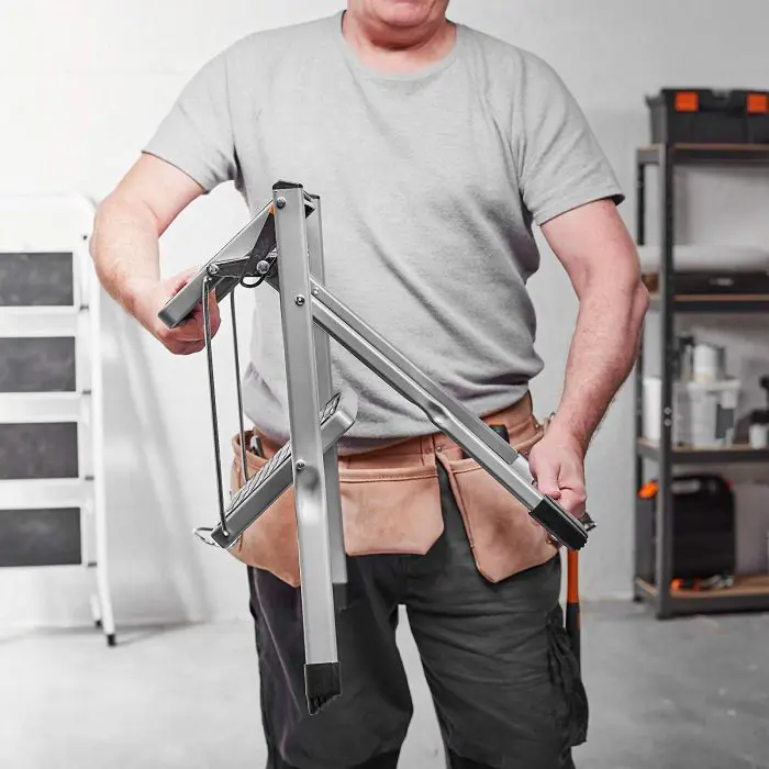 vonhaus-folding-2-pole-steel-ladder-79084-e0014453.webp