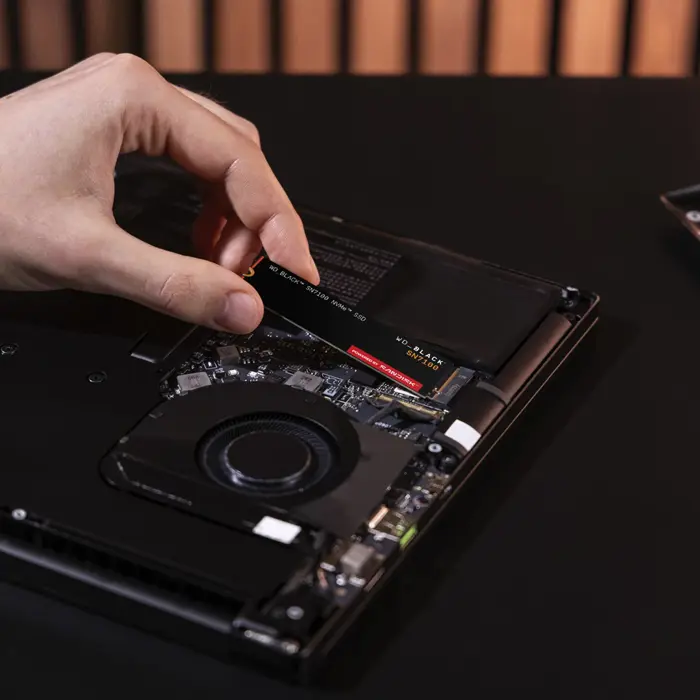 western-digital-black-wdblack-sn7100-nvme-ssd-powered-by-san-11996-wlononwcrmozj.webp