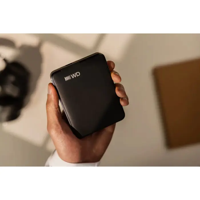 western-digital-elements-portable-usb-c-external-hard-drive--93456-diaweszew0155.webp