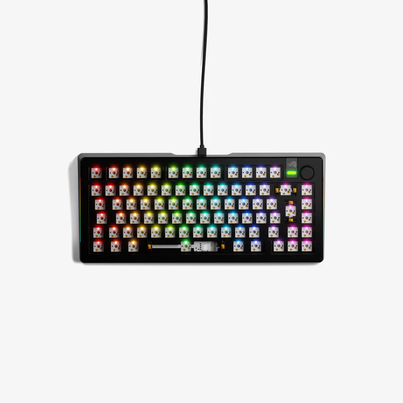 GLO-KB-GMMK3-PRO-75-BB-W-BLK-ISO_Web_Gallery_Top.webp